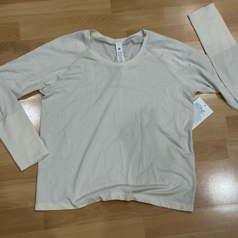 Brand New Lululemon Swiftly Tech Long Sleeve in Light Ivory